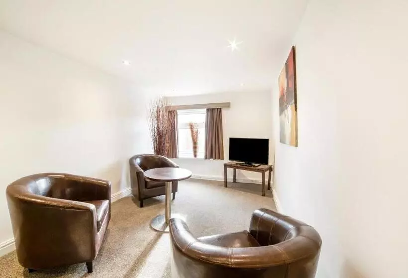 キングサイズベッドのスイートルーム, The Connaught Hotel Wolverhampton