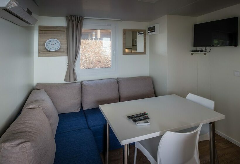 בית, 2 חדרי שינה, Mobile Homes Mediteran Campsite Klenovica