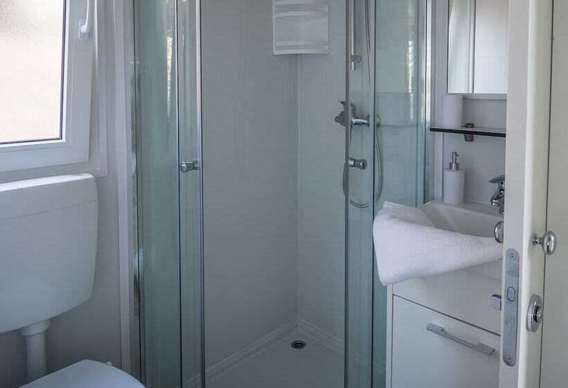 בית, 2 חדרי שינה, Mobile Homes Mediteran Campsite Klenovica