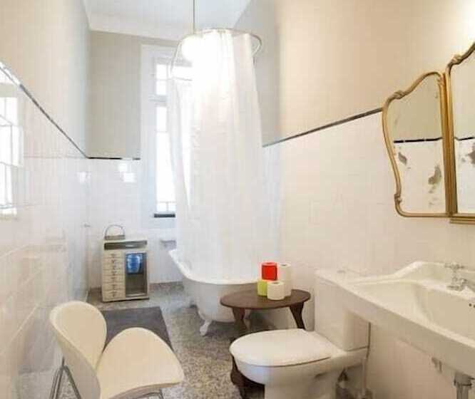 اتاق استاندارد پریمیوم سه تخته, 14º Esquadra — Cais Das Pedras Guest House