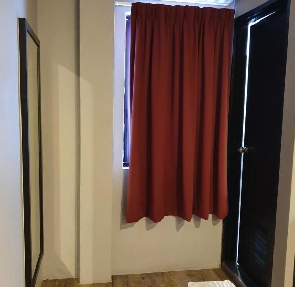 غرفة سوبيريور, See Foo