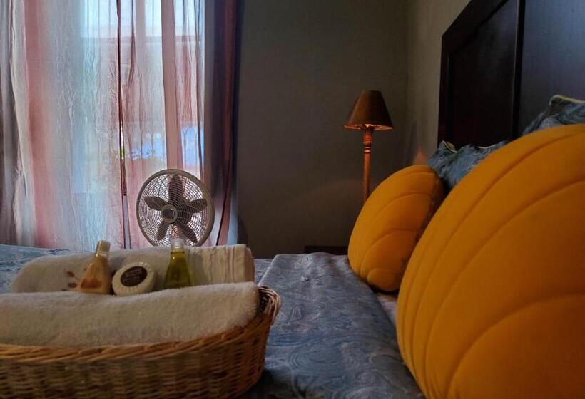 اتاق استاندارد, Brunette