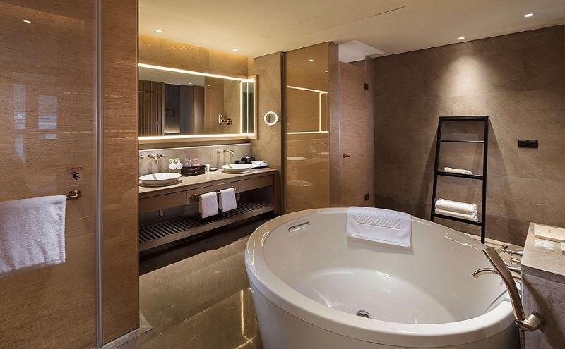 Deluxe Suite King Bed, Conrad Jiuzhaigou