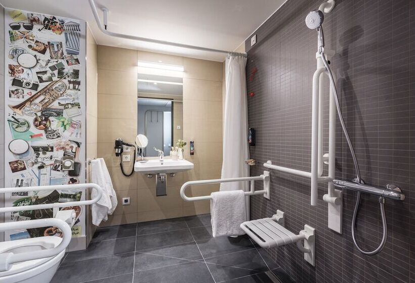 Номер Superior, Holiday Inn   The Niu, Brass Munich Olympiapark, An Ihg
