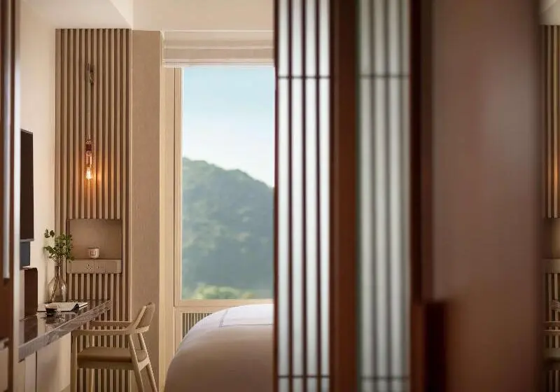 اتاق سوپریور با تخت دو نفره بزرگ, The Silveri Hong Kong  Mgallery