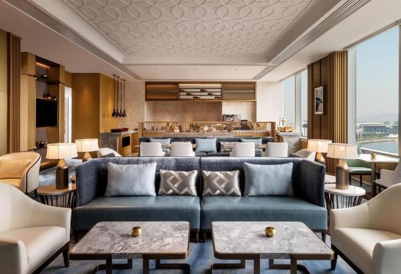 Executive Room Queen Bed, The Silveri Hong Kong  Mgallery