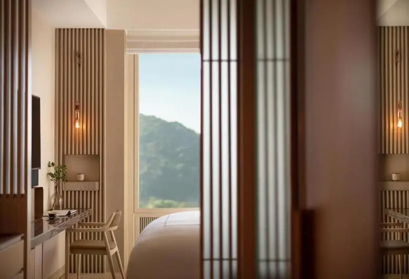 Classic Room Queen Bed, The Silveri Hong Kong  Mgallery