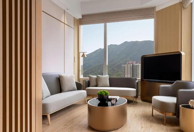 سوئیت با تخت بزرگ, The Silveri Hong Kong Mgallery