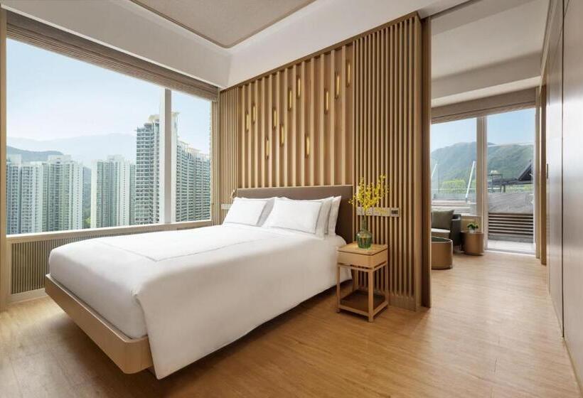 سوئیت با تخت بزرگ, The Silveri Hong Kong Mgallery