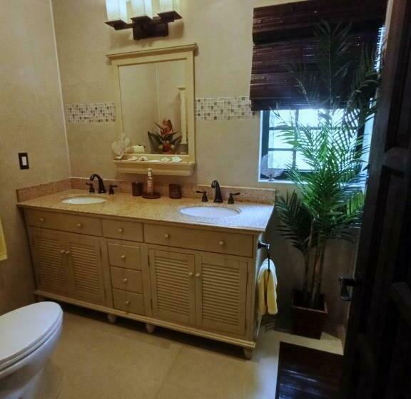 اتاق لوکس, The Pilot House