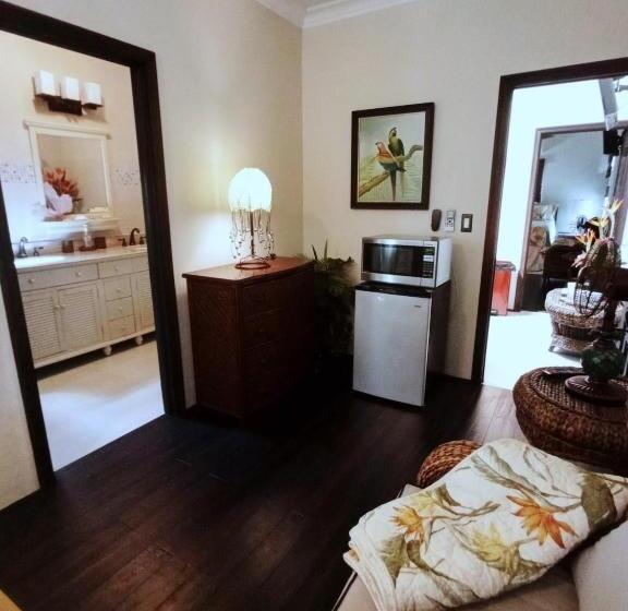 Deluxe Szoba, The Pilot House