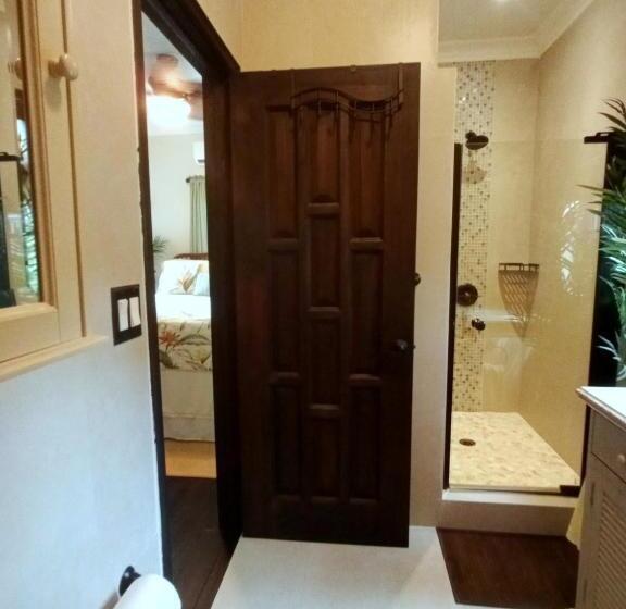 Deluxe Szoba, The Pilot House