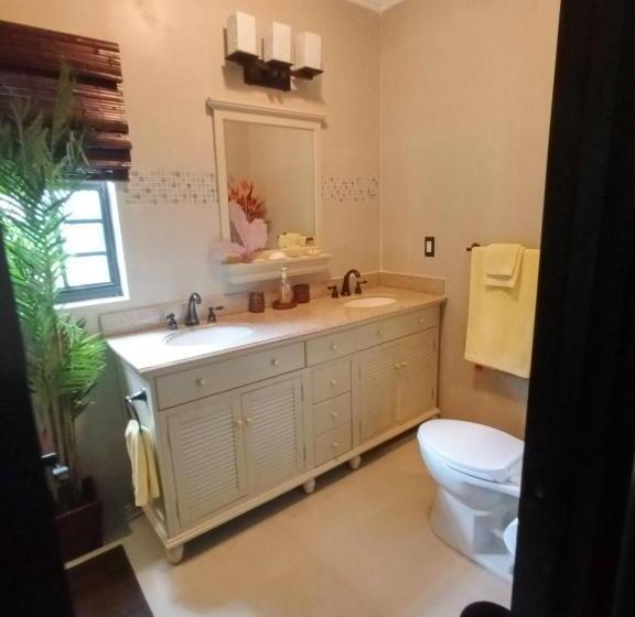 Deluxe Szoba, The Pilot House