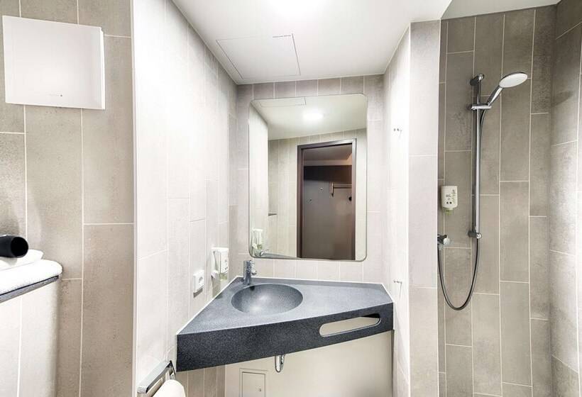 Номер Стандарт, B&b Hotel Emden