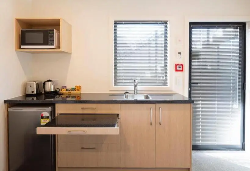 スタンダードスタジオ, Harvest Park Studios Workers Accommodation