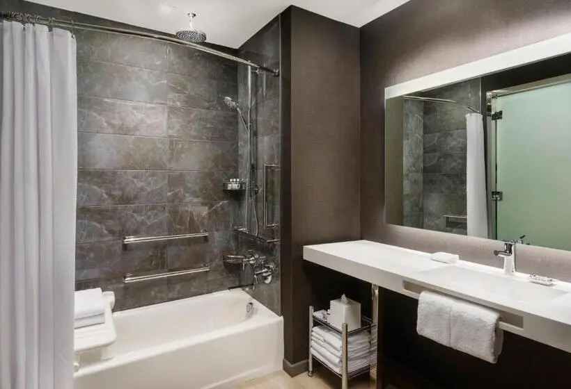 اتاق استاندارد با تخت دو نفره بزرگ, Ac Hotel By Marriott Raleigh Downtown
