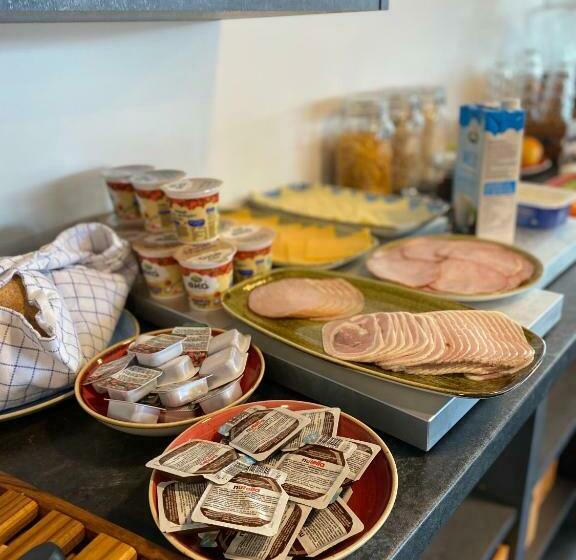 اتاق استاندارد یک نفره, Aurora