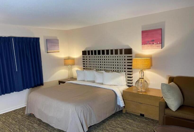带大床的豪华间, Camp Inn Lodge