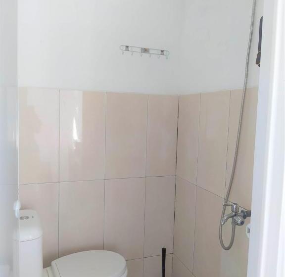 Номер Стандарт, Guesthouse Berlian Batang Syariah Near Kampung Kalisalak Park