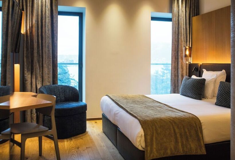 Superior room with lake view, Le Pelican