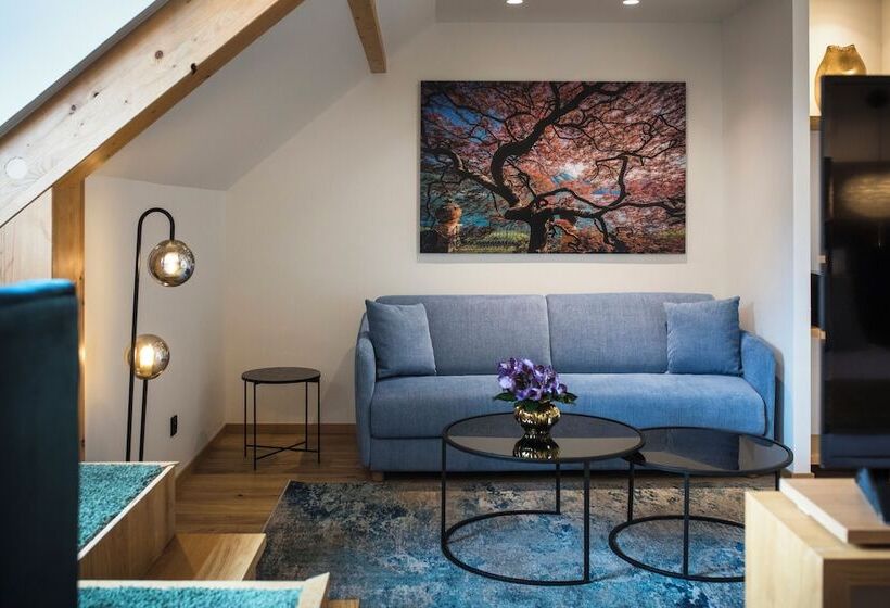 小型套房, Le Pelican