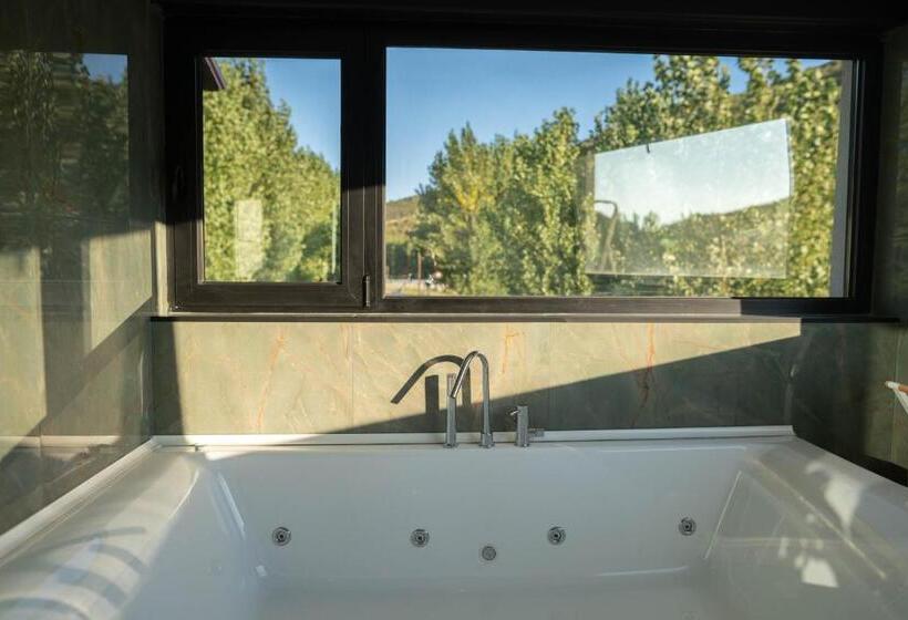 إستوديو قياسى, Montesinho Eco Resort