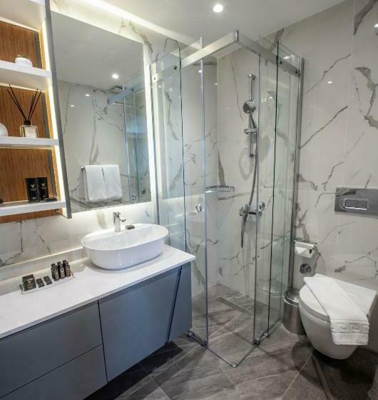 スーペリアースイート, Valente Suites&