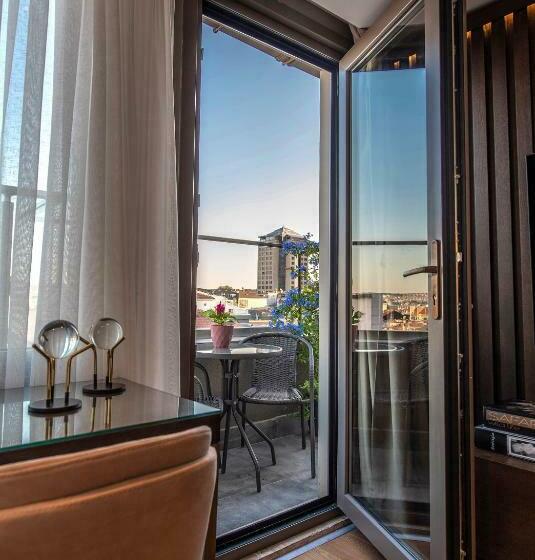 バルコニー付スイート, Valente Suites&