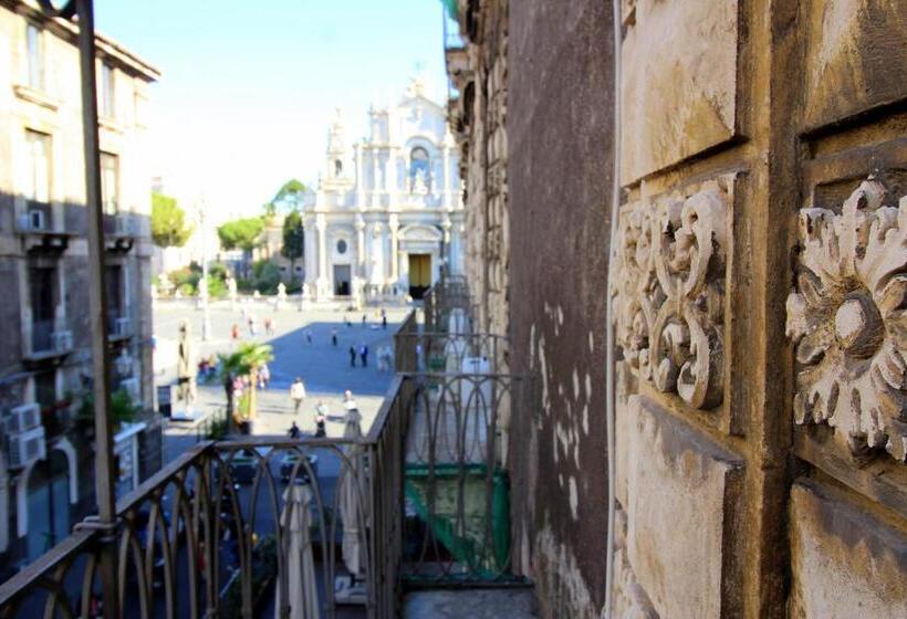 اتاق استاندارد با وان آب گرم, Duomo Housing Catania Le Suites
