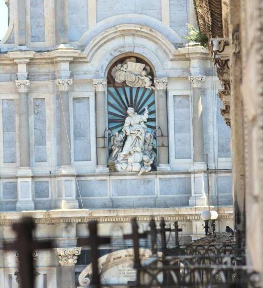 اتاق استاندارد با وان آب گرم, Duomo Housing Catania Le Suites