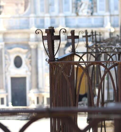 اتاق استاندارد با وان آب گرم, Duomo Housing Catania Le Suites