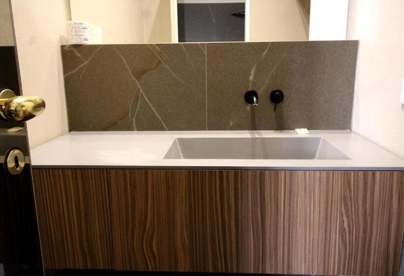 اتاق استاندارد با وان آب گرم, Duomo Housing Catania Le Suites