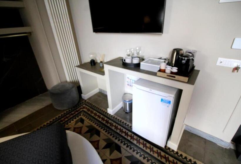 اتاق استاندارد با وان آب گرم, Duomo Housing Catania Le Suites