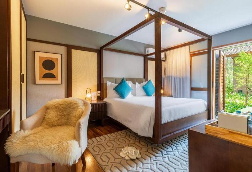 발코니가 있는 스위트, Pousada Boutique Figueira Da Serra