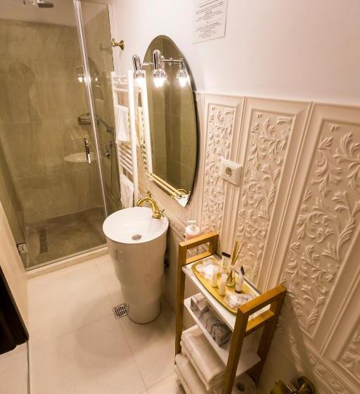 スタンダードルーム, Royal Inn Busteni Adults Only