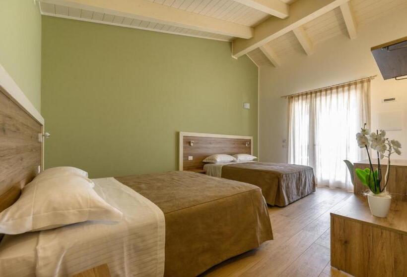 اتاق استاندارد چهار تخته, Terra Fina