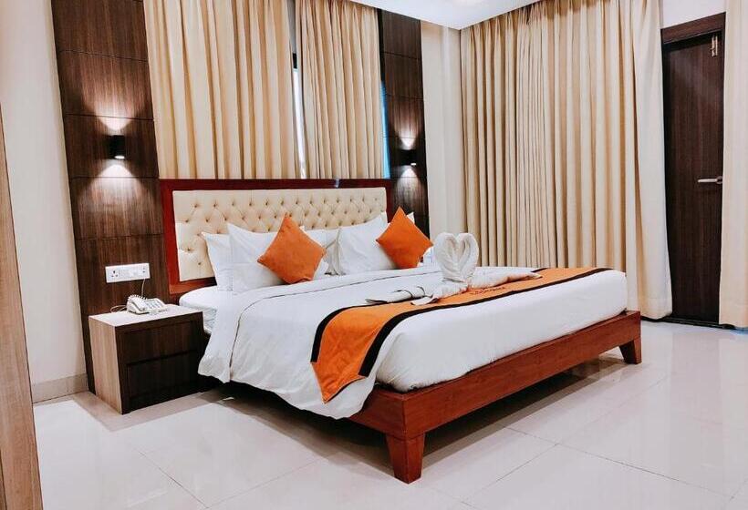 스위트, Sambhabana Hotel & Suites