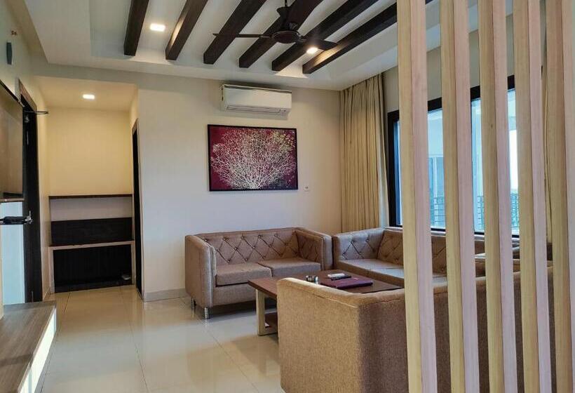 스위트, Sambhabana Hotel & Suites