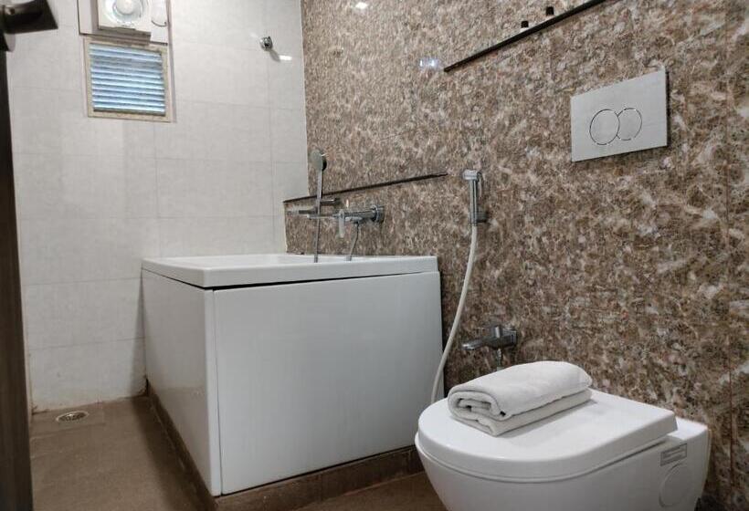 스위트, Sambhabana Hotel & Suites