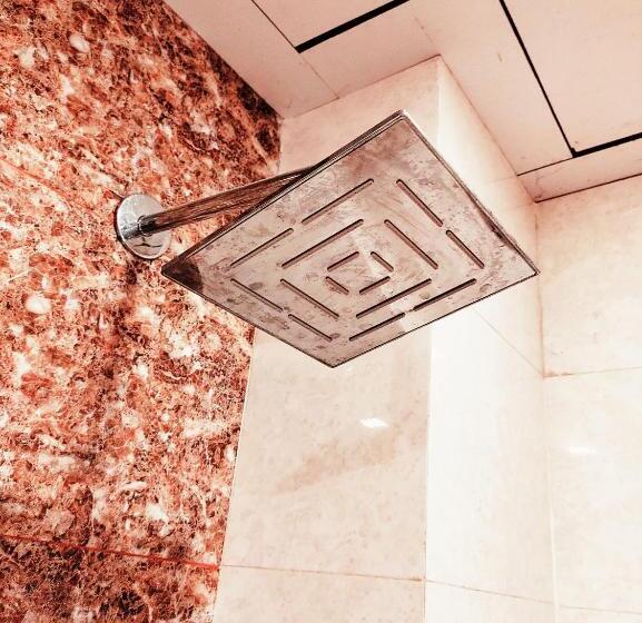 스위트, Sambhabana Hotel & Suites