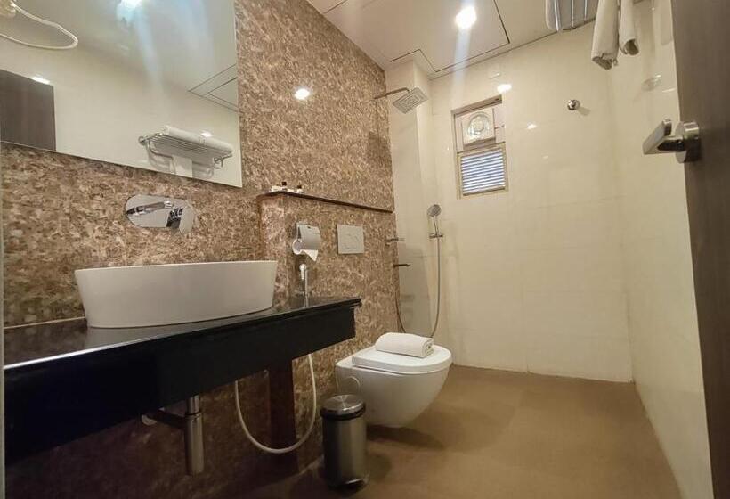 Номер Deluxe с Балконом, Sambhabana Hotel & Suites