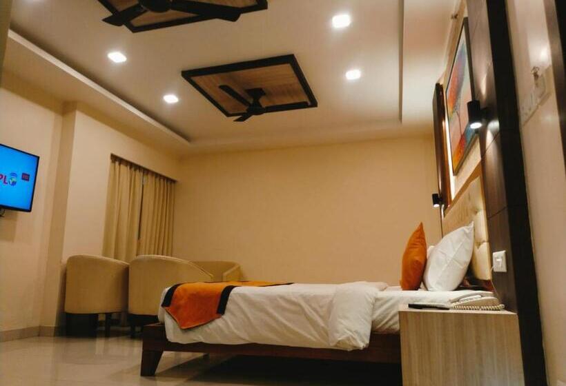 디럭스 룸, Sambhabana Hotel & Suites