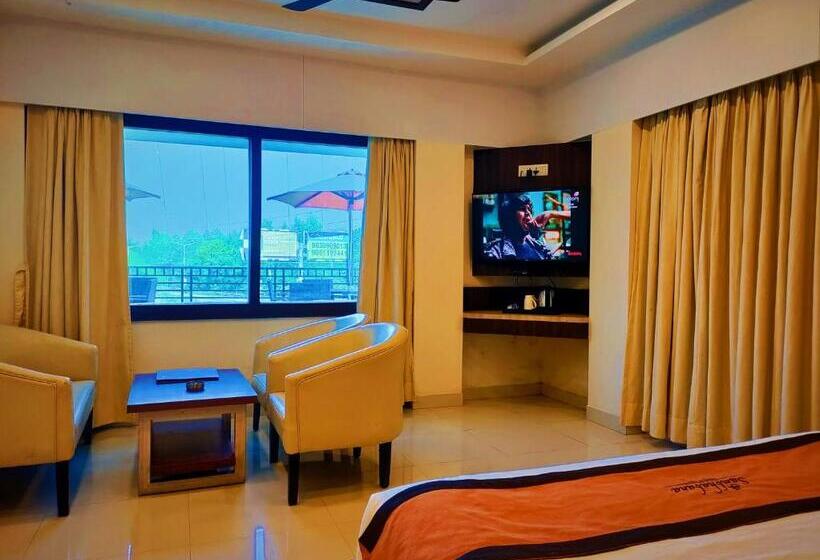 디럭스 룸, Sambhabana Hotel & Suites