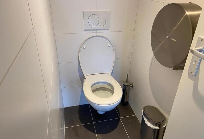 Кровать в Общей Комнате, Xplore Hostel Amsterdam