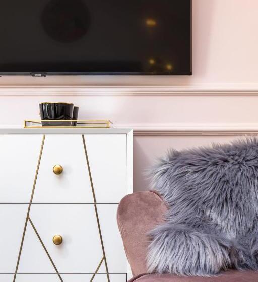 سوییت, Holt Old Town Suites With Balcony