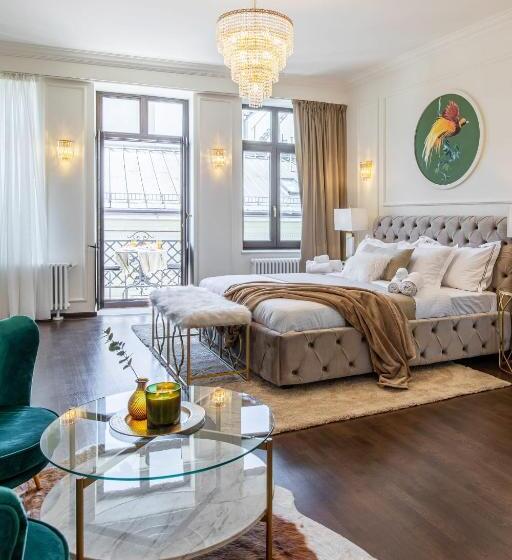 سوییت, Holt Old Town Suites With Balcony