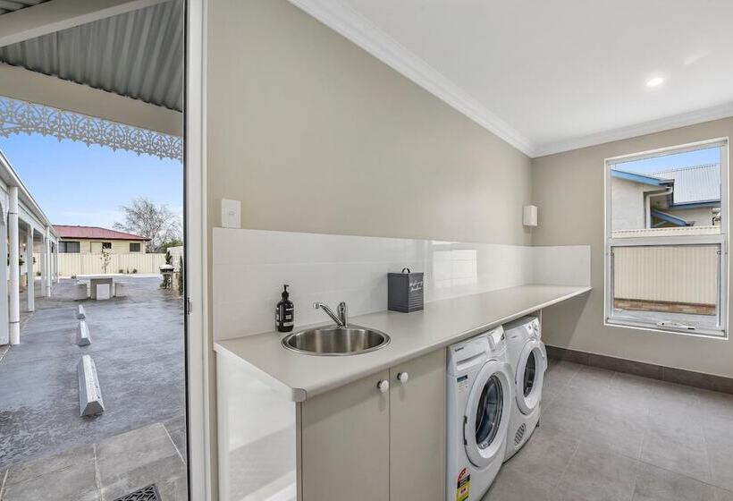 استودیوی لوکس, Aloha Central Luxury Accommodation