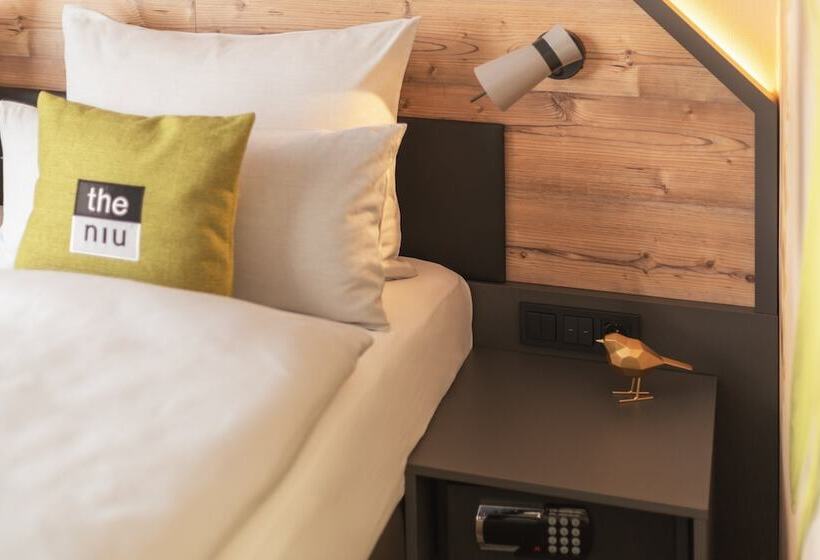 Номер Deluxe, Holiday Inn   The Niu, Mill Cologne Mülheim, An Ihg