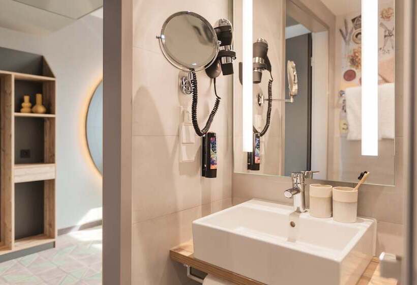 Номер Superior, Holiday Inn   The Niu, Mill Cologne Mülheim, An Ihg