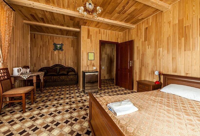 سوئیت جونیور با چشم‌انداز کوهستان, Olga Hotel Spa